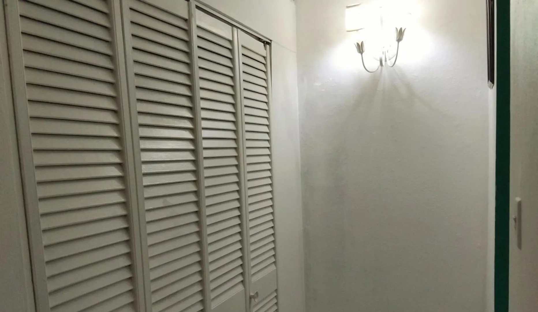 237 Bratton Avenue Ξενοδοχείο Μοντέγκο Μπέυ 0*,